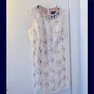 ADRIANNA PAPELL beautiful white and beige dress